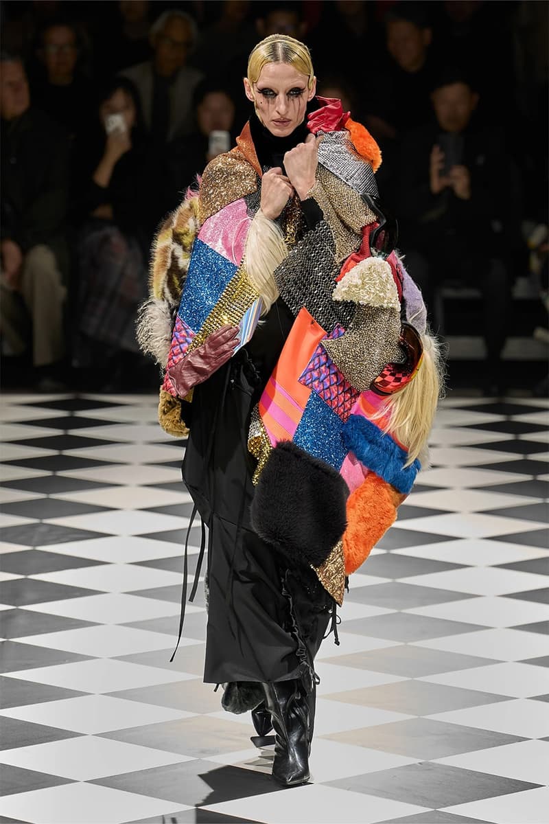 준야 와타나베 FW26, ‘아상블라주 오트쿠튀르’가 선사하는 설계된 혼돈