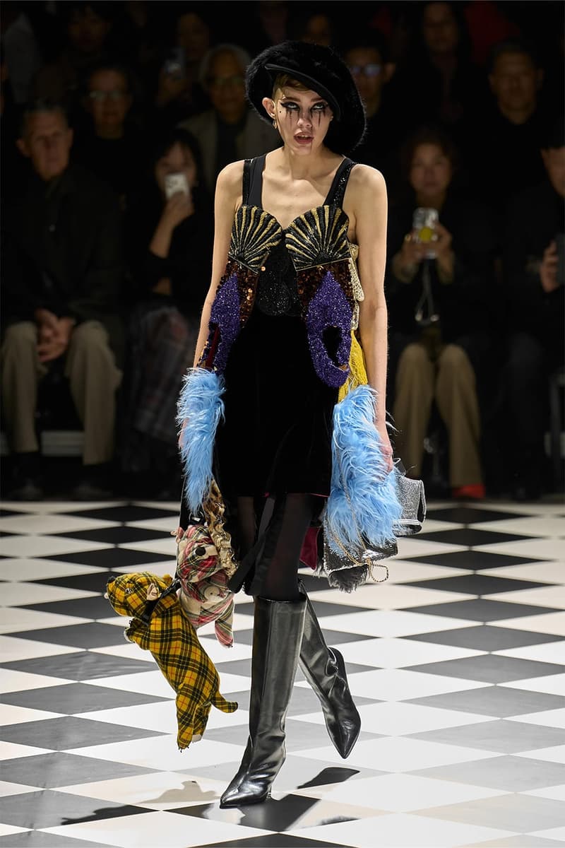 준야 와타나베 FW26, ‘아상블라주 오트쿠튀르’가 선사하는 설계된 혼돈