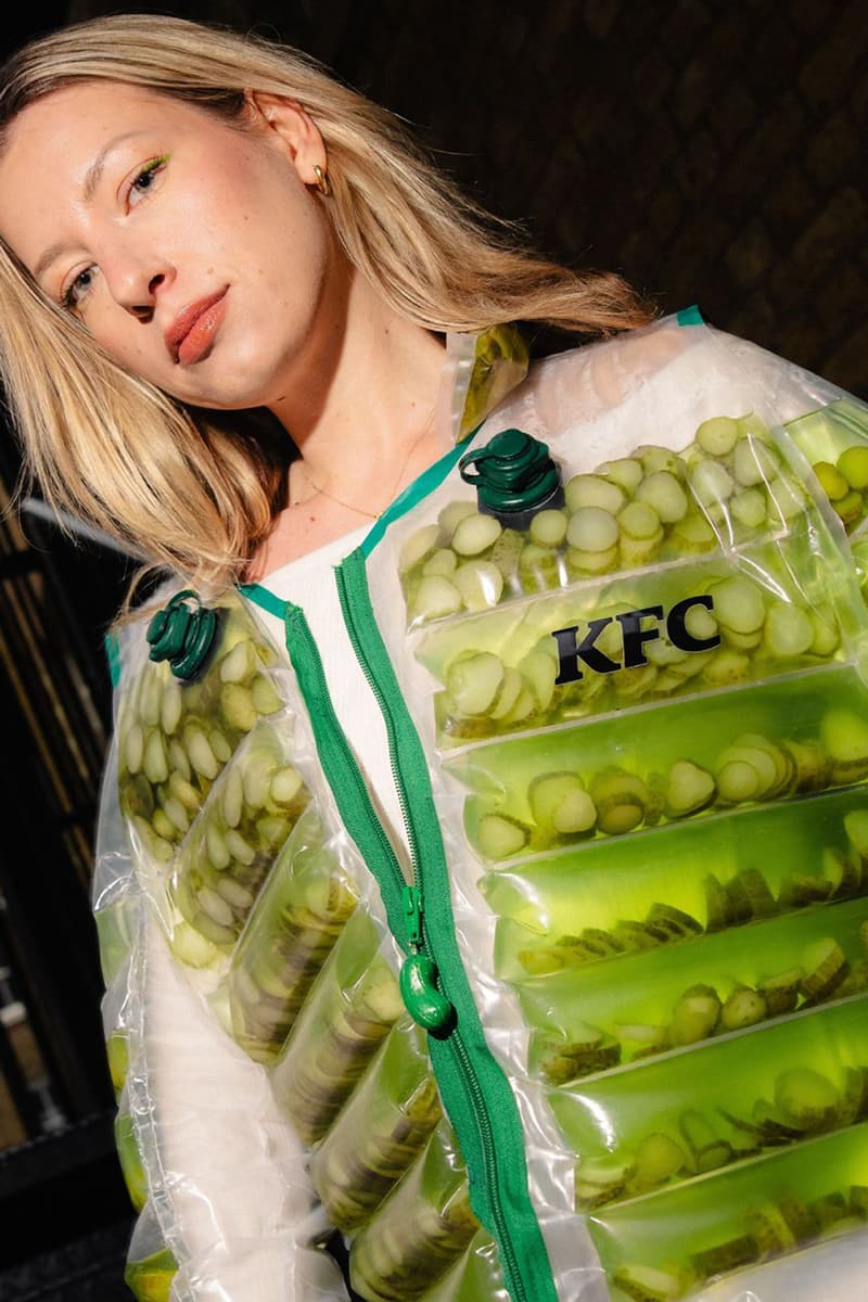KFC가 실제 피클로 채워진 ‘피클 푸퍼 재킷’을 공개했다