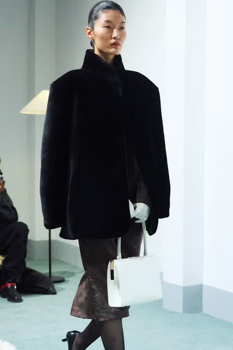 아모멘토 2026 FW 컬렉션 공개