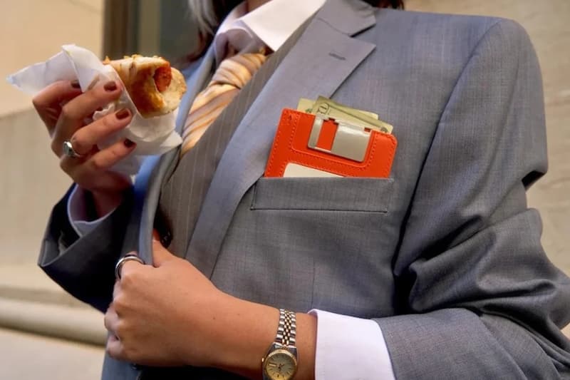 빔스, 플로피 디스크를 닮은 지갑 출시