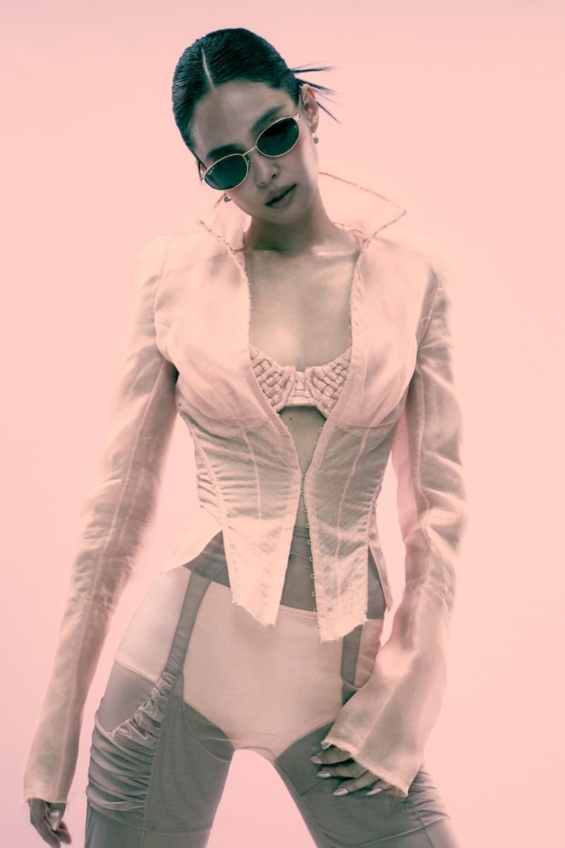 제니가 레이밴의 글로벌 앰배서더로 선정됐다