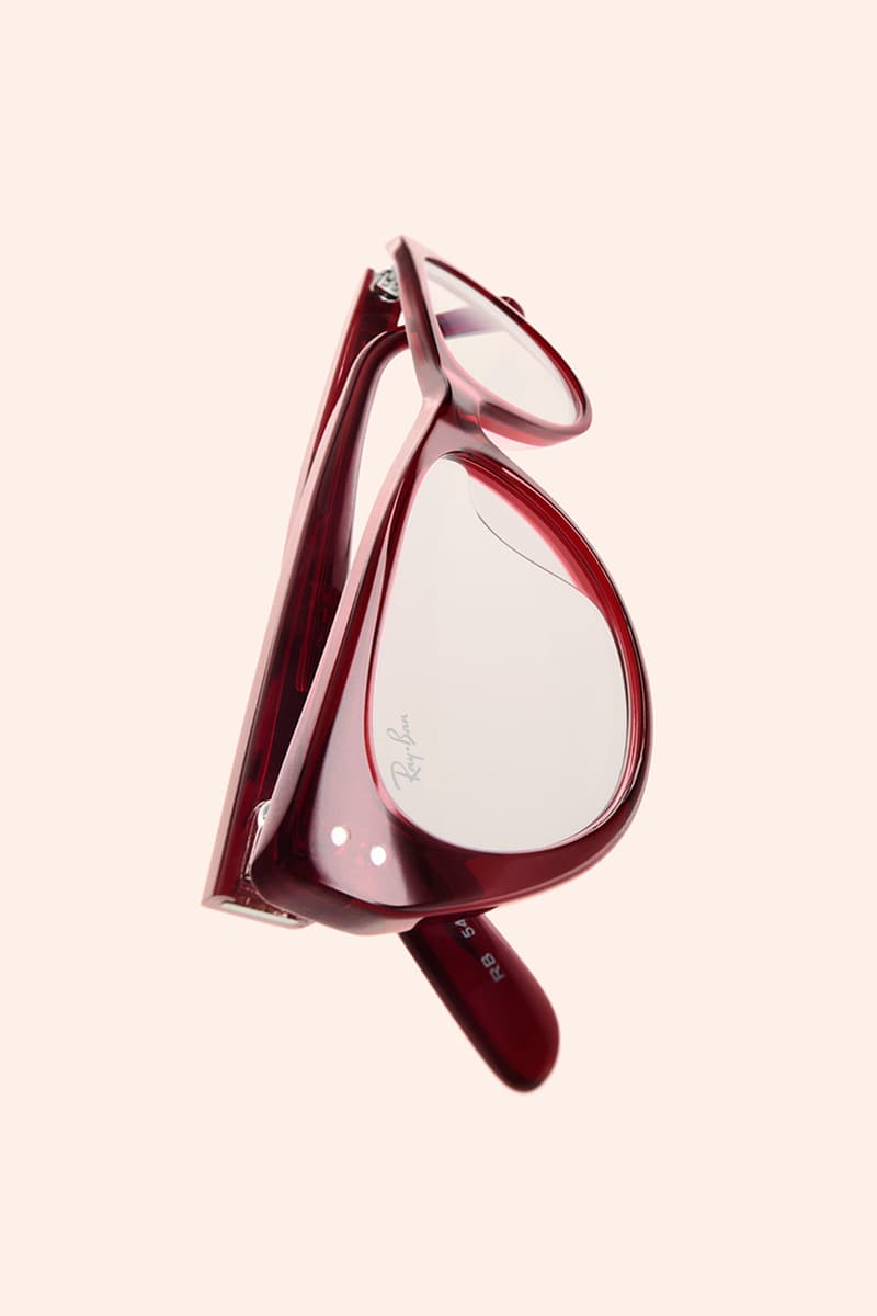 제니가 레이밴의 글로벌 앰배서더로 선정됐다