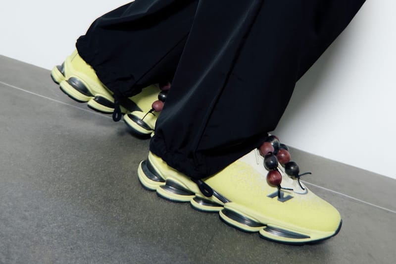 뉴발란스 앱졸브 2000 ‘슬릭’ 퍼스트룩 공개