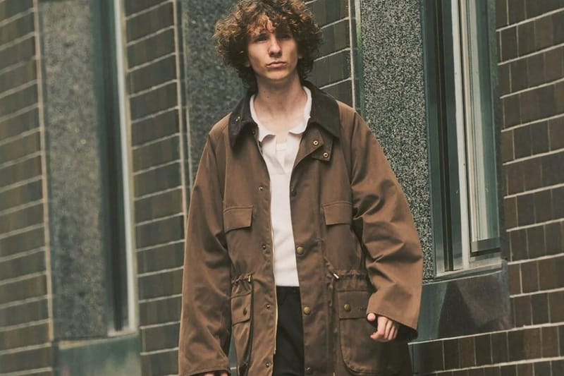 417 EDIFICE와 Barbour, 허리 조절 스핀들 코드 더한 Old Bedale 재해석