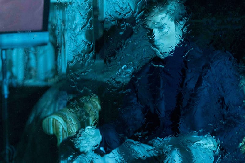 A24, 첫 ‘PRIMETIME’ 예고편 공개… 섬뜩한 Chris Hansen으로 변신한 Robert Pattinson