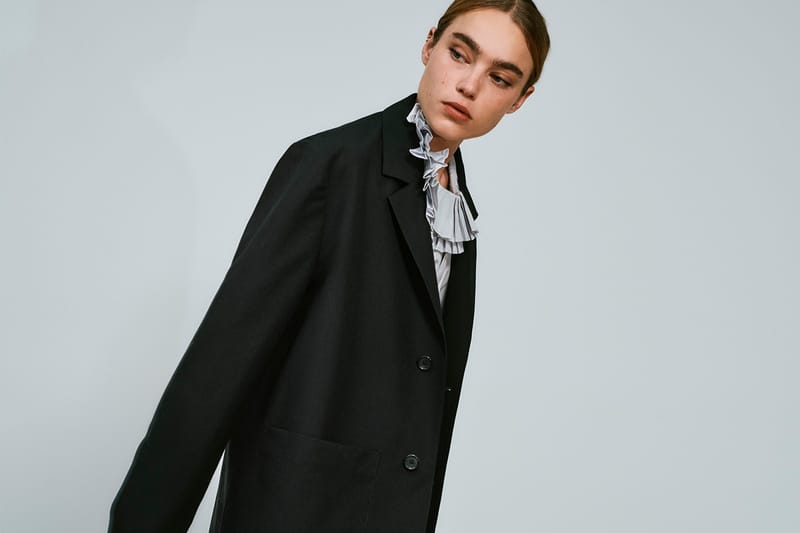 콜리어 쇼어가 렌즈에 담은 마가렛 하웰 FW26 캠페인