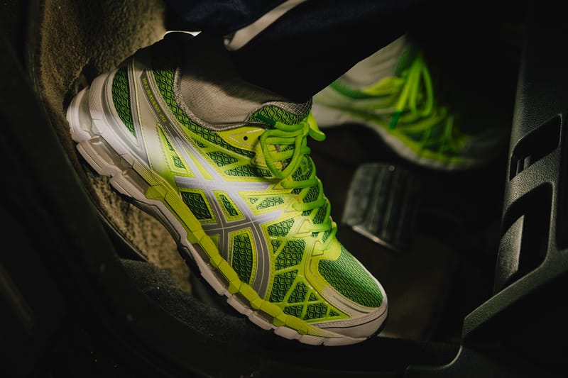 UP THERE와 ASICS, GEL-KAYANO 20 ‘Safety Yellow’로 형광 감성 선보여