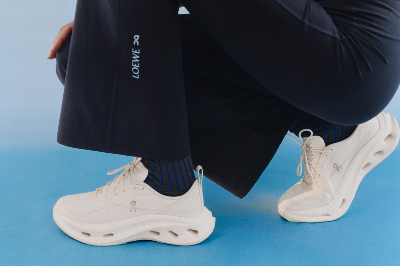 LOEWE x On ‘Cloudsolo Hiker’ 및 ‘Cloudtilt Cosmic’, 산악과 우주를 거닐 준비 완료