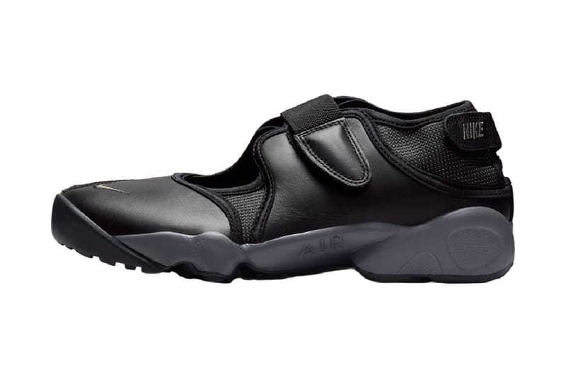 Ibinida ng Nike ang Air Rift sa bagong “Black/Iron Gray”