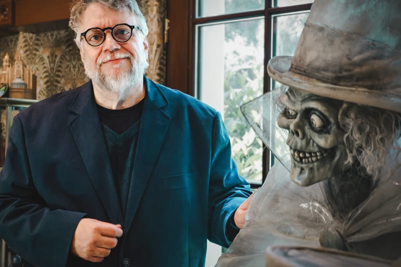 Ipapa-subasta ni Guillermo del Toro ang Kanyang Pinakaiingatang Koleksiyong Horror
