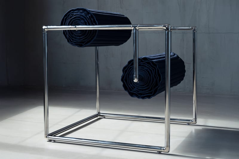 "Roll-Up Chair" ng G-Star x Caroline Chao, tinutuklas ang "Art of Raw"