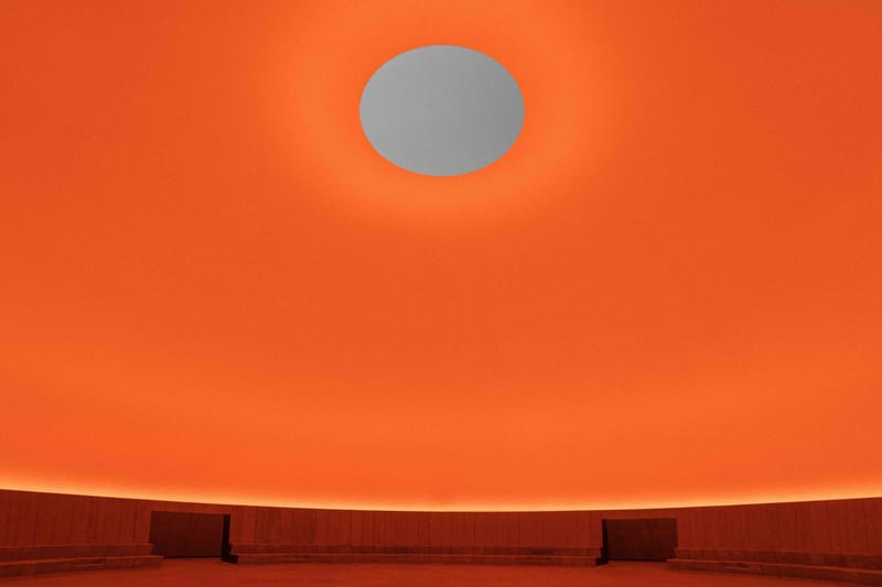 James Turrell magbubukas ng kanyang pinakamalaking Skyspace sa ngayon