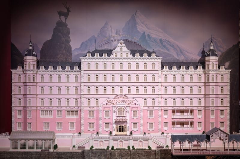 Isang Wes Anderson Wonderland ang Biglang Lumapag sa London