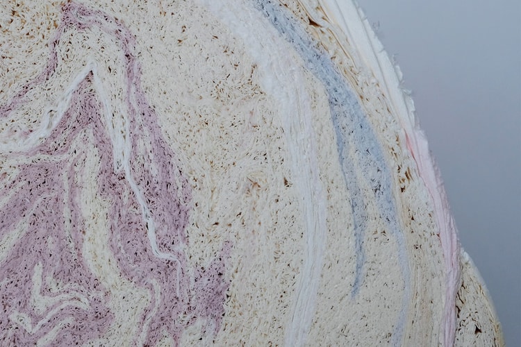 Issey Miyake at Ensamble Studio Ipinapakita ang “The Paper Log: Shell and Core”