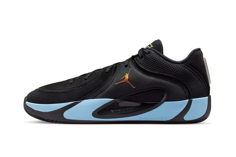 Jordan Brand ipinakilala ang sleek na Tatum 4 sa astig na "Black/Ice Blue" colorway