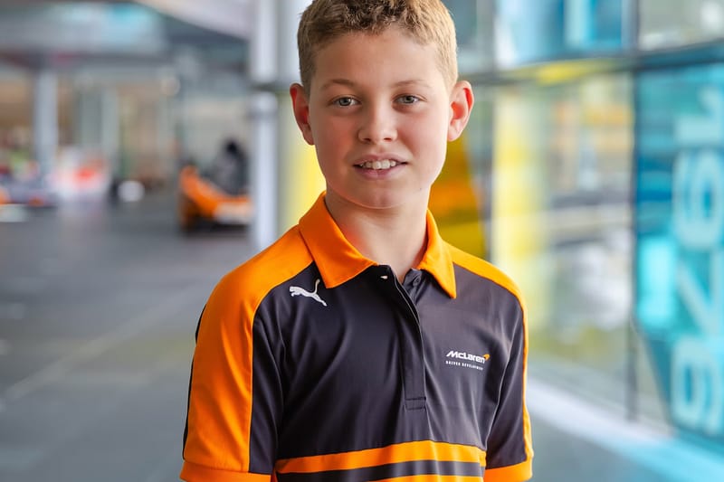 McLaren kumukuha ng pinakabatang prodigy nito, binabasag ang rekord ni Lewis Hamilton