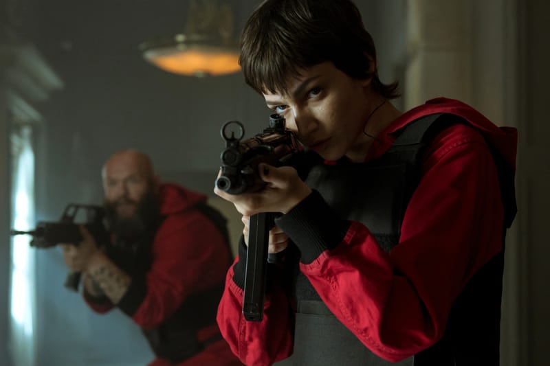 Pinalalawak nina Netflix at Alex Pina ang ‘Money Heist’ universe — at sinasabi na ng gold bar sa teaser kung saan patungo ang kuwento
