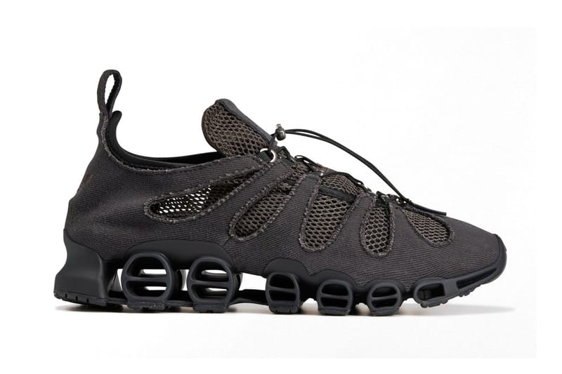 Binago ng AVAVAV ang adidas Megaride gamit ang Distressed Suede at Mesh