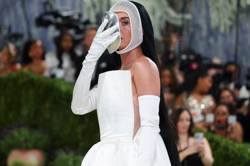 Crowning Glories: Mga 2026 Met Gala Headpiece na Literal na Nakakalingon