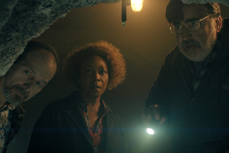 Mortal ang Retirement: Binaha ng Halimaw ang Trailer ng Netflix para sa ‘The Boroughs’ ng Duffer Brothers