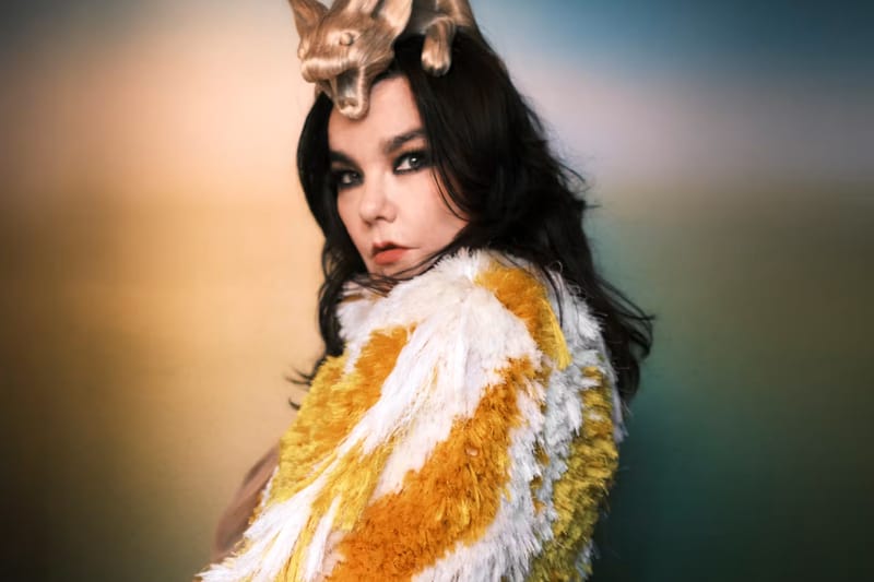 Sa Loob ng Mala-Higanteng Museum Takeover ni Björk