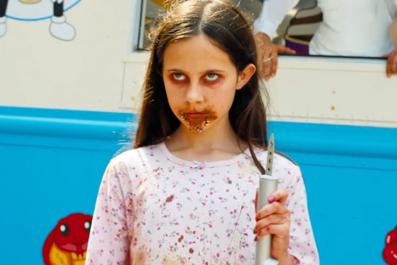Pinakawalan ni Eli Roth ang Duguang Opisyal na Trailer ng ‘Ice Cream Man’