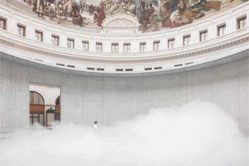 Ang Mala-panaginip na Cloud Sculpture ni Fujima Nakaya, Binabago ang Bourse de Commerce