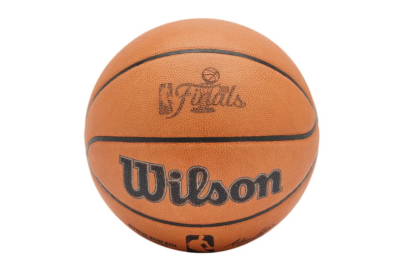 Iaa-auction ng Sotheby's ang Game-Used Basketball sa Historic 2026 NBA Finals Comeback ng Knicks