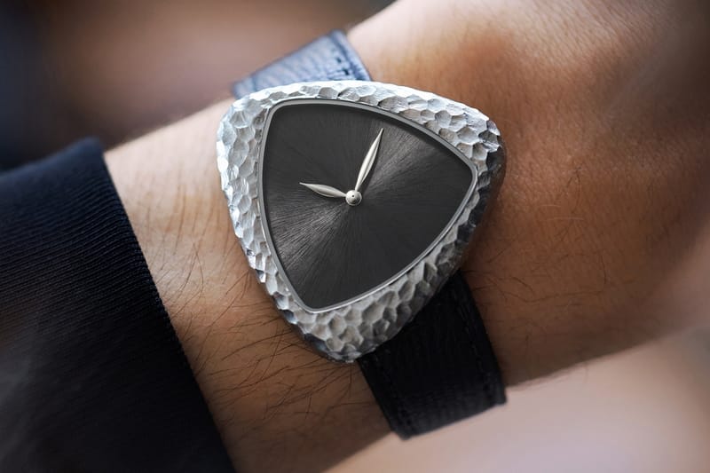 Anoma A1 Prehistoric: Hand‑Chiselled Watch na Hango sa Sinaunang Kasangkapan