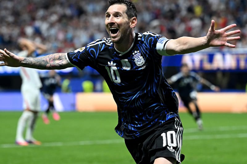 Tinalo ng Argentina ang England, 2-1, upang Umabante sa World Cup Final