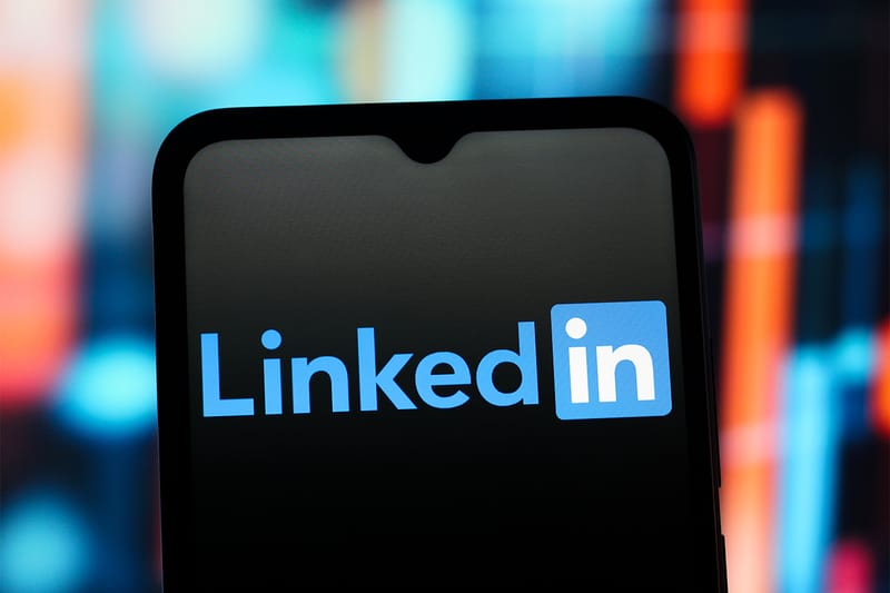 Nagpakilala ang LinkedIn ng Bagong Button na “Mukhang AI Slop” para Labanan ang Spam sa Feed