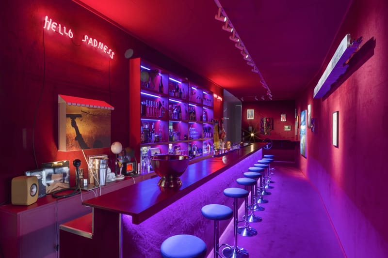 Sinisiyasat ng Pace Gallery Berlin ang Sining ng Nightlife sa Bagong Pangkatang Eksibisyon