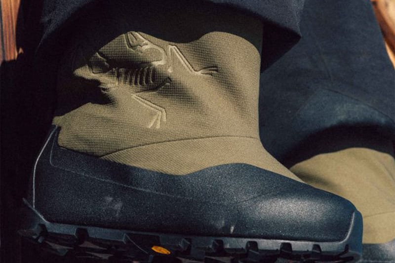 Itinatago ng Postour Boot ng ARC’TERYX ang Isang Slipper sa Loob ng GORE-TEX Shell Nito