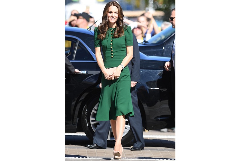 凱特皇妃 Kate Middleton 經常拿 clutch  原來大有理由