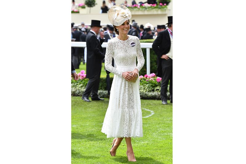 凱特皇妃 Kate Middleton 經常拿 clutch 原來大有理由