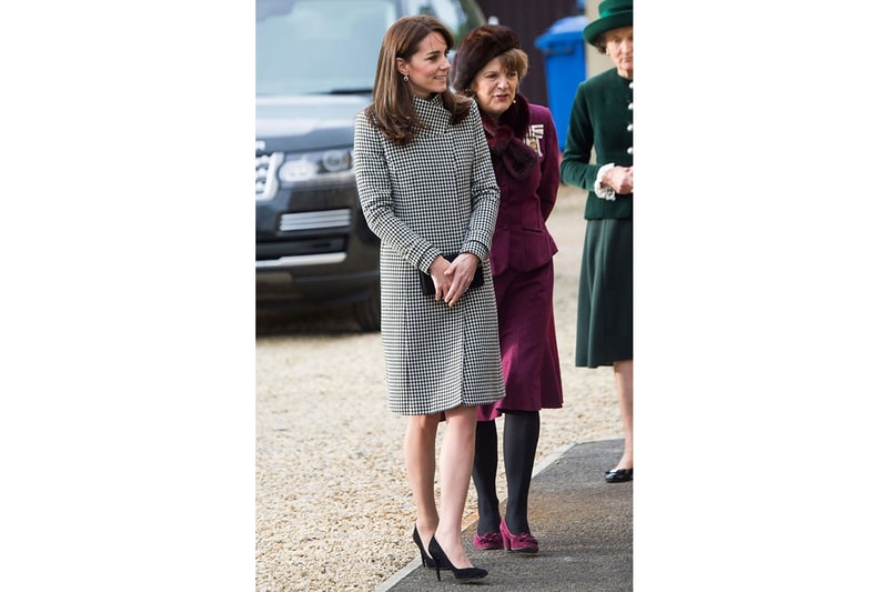 凱特皇妃 Kate Middleton 經常拿 clutch  原來大有理由