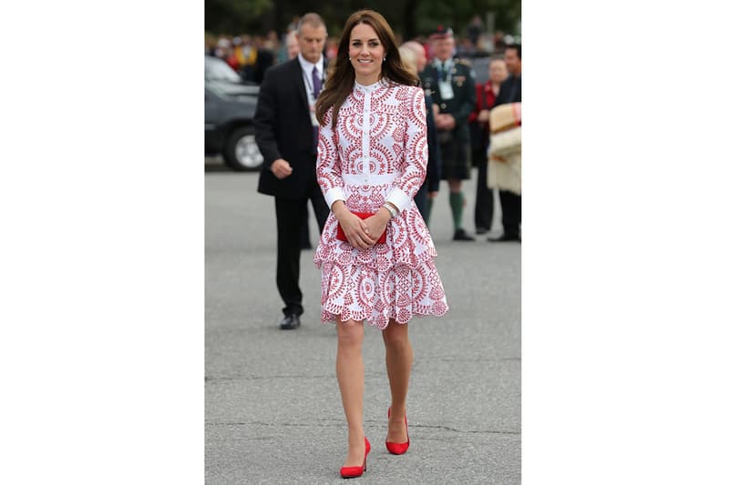 凱特皇妃 Kate Middleton 經常拿 clutch 原來大有理由