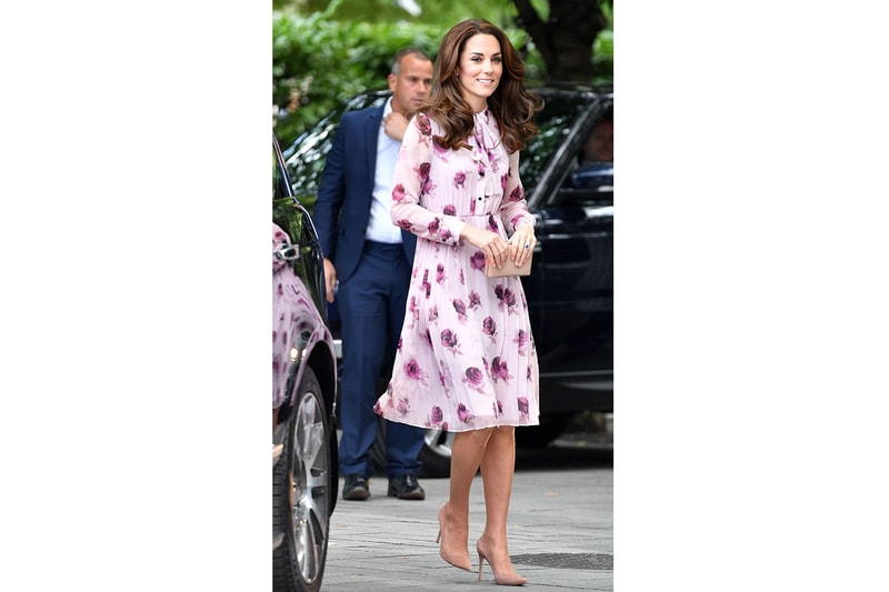 凱特皇妃 Kate Middleton 經常拿 clutch  原來大有理由