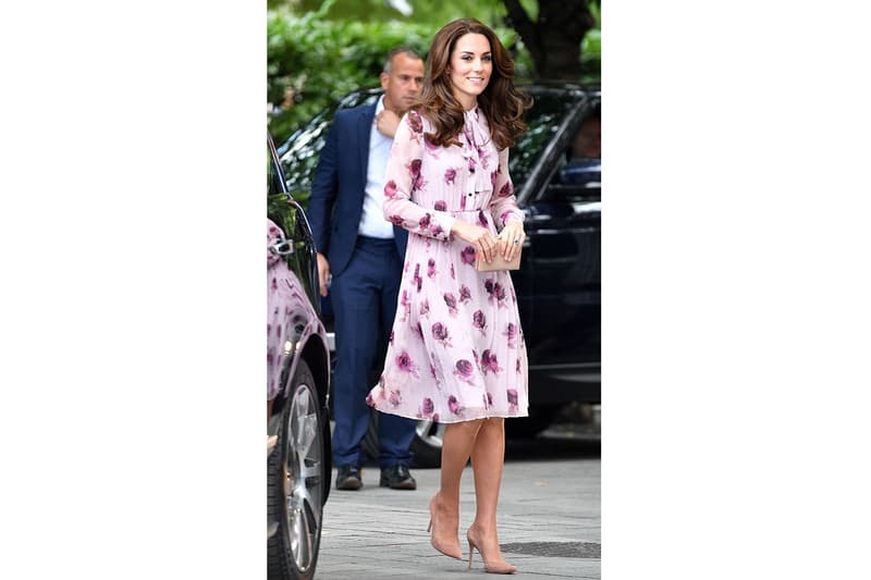 凱特皇妃 Kate Middleton 經常拿 clutch 原來大有理由