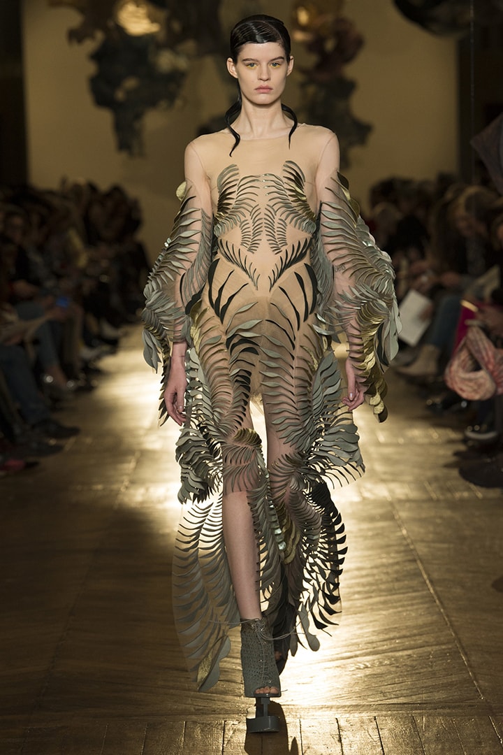 Iris van Herpen 2018 春夏高訂系列 高科技打造人裳合一 展現大自然本質