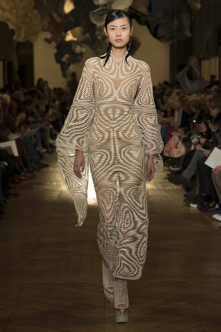Iris van Herpen 2018 春夏高訂系列 高科技打造人裳合一 展現大自然本質