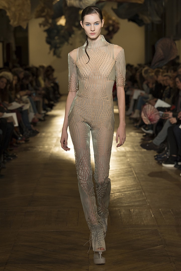 Iris van Herpen 2018 春夏高訂系列 高科技打造人裳合一 展現大自然本質