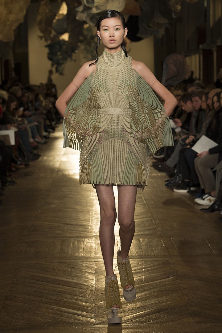Iris van Herpen 2018 春夏高訂系列 高科技打造人裳合一 展現大自然本質