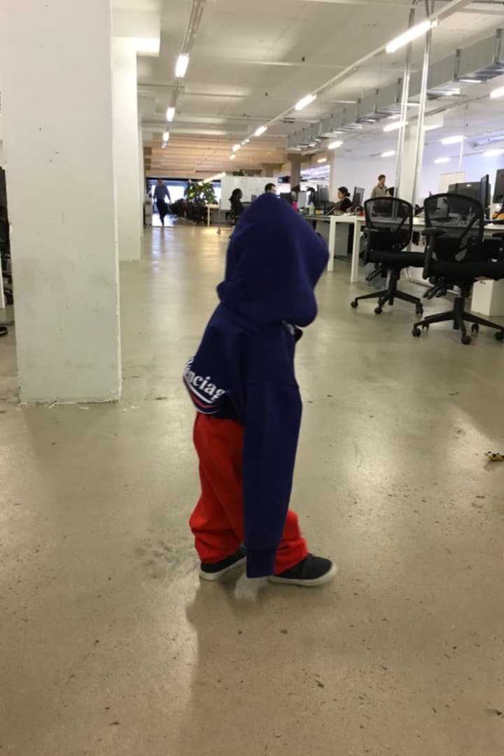 Balenciaga 與 SSENSE 合推限量版童裝休閒服
