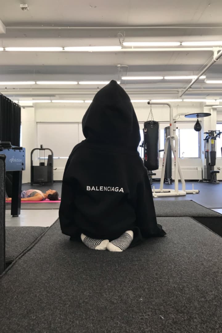 Balenciaga 與 SSENSE 合推限量版童裝休閒服