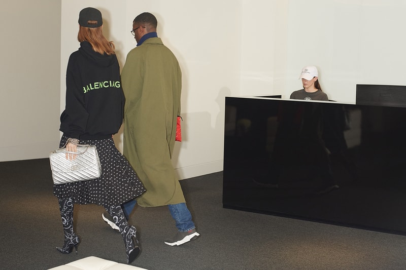 Net-a-Porter x Balenciaga 合作 推出限定新品