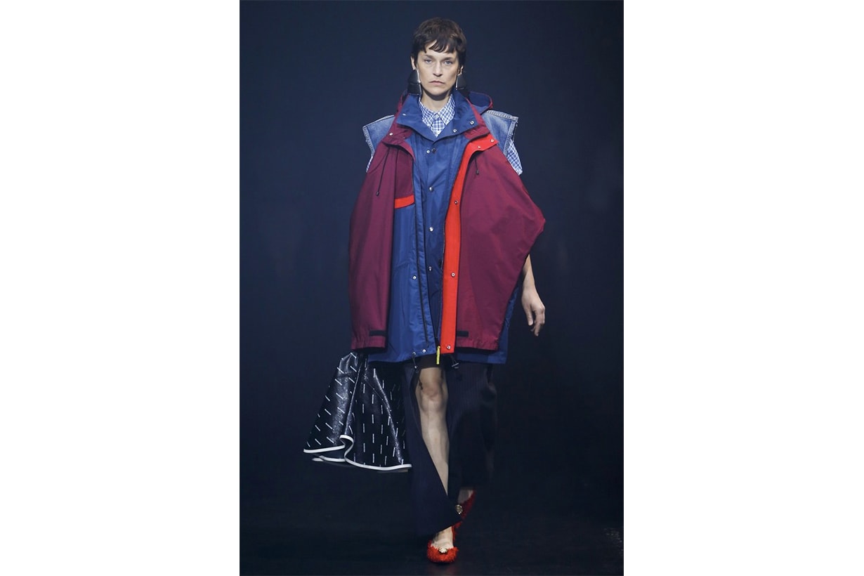年輕時曾罹患厭食症的小眾歌手 如今 40 歲站上 Balenciaga 伸展台