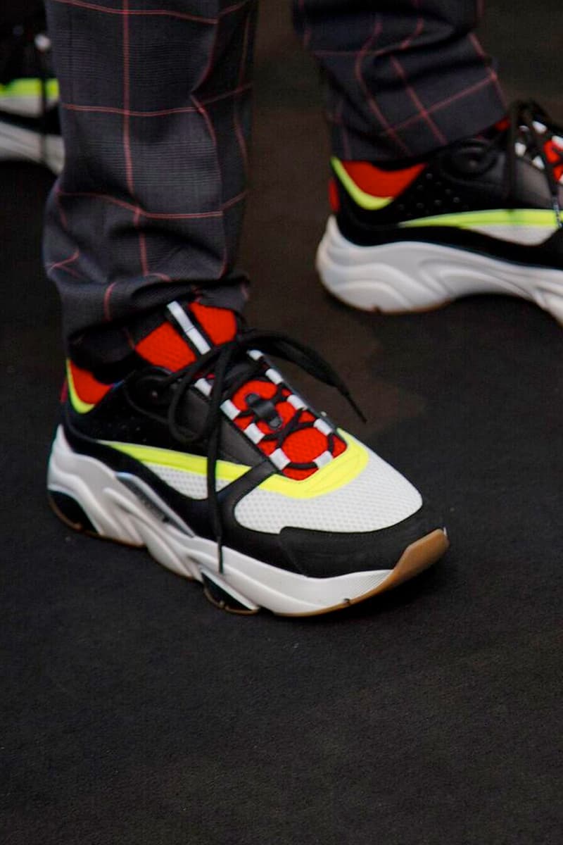 Dad Sneaker 也能穿得如此性感 看 Bella Hadid 完美示範 Dior 新款 B22