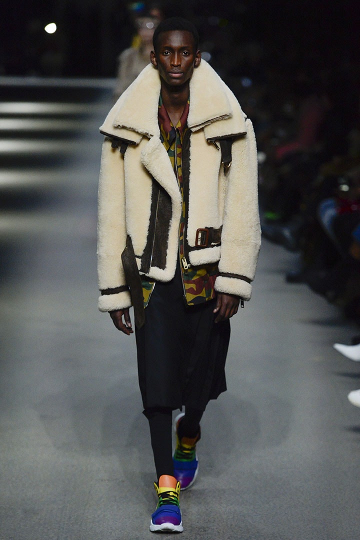 Christopher Bailey 最後一場 Burberry 彩虹時裝騷展現對 LGBTQ 支持
